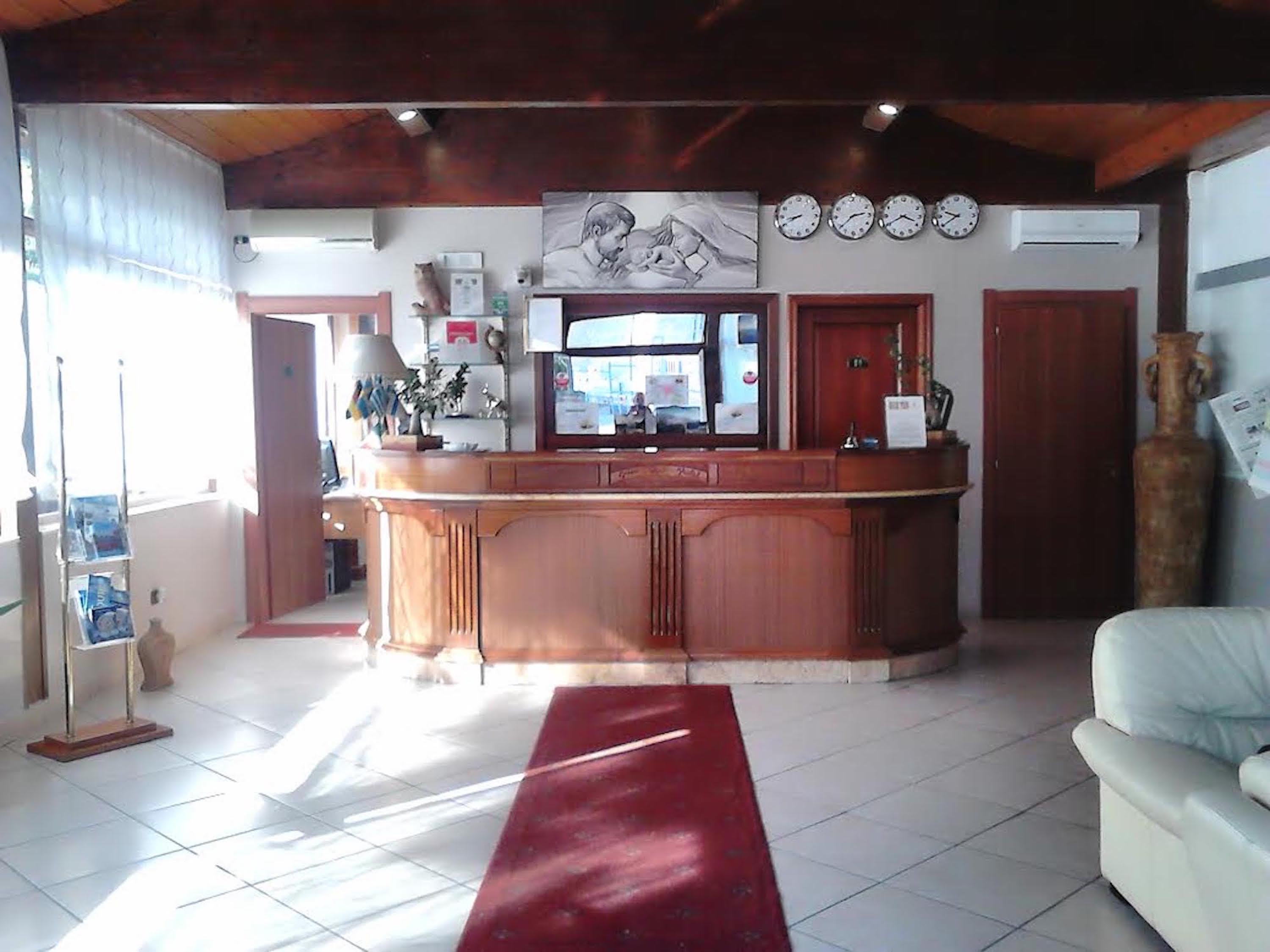 Hotel Federico II Наполи Екстериор снимка