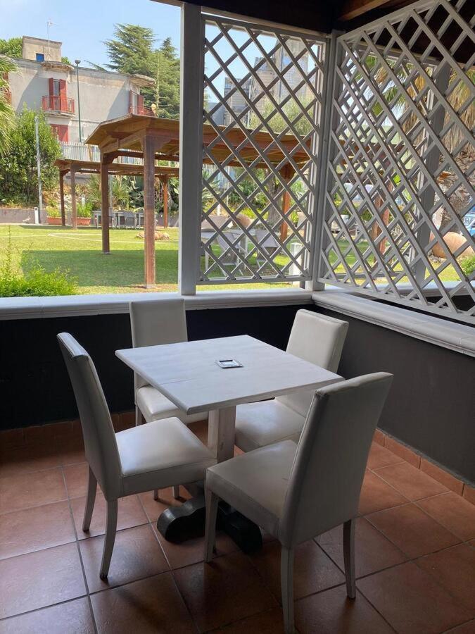 Hotel Federico II Наполи Екстериор снимка
