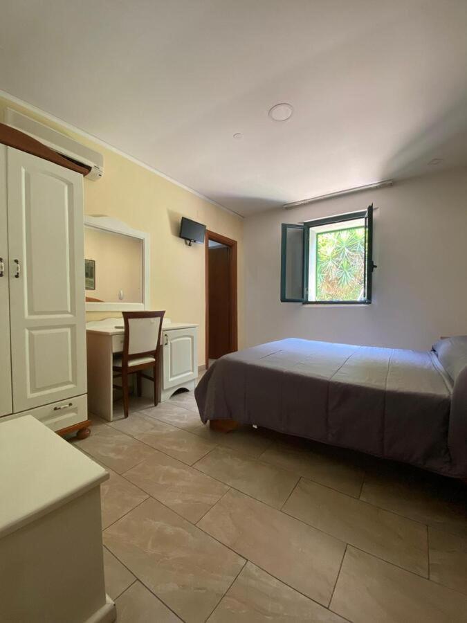Hotel Federico II Наполи Екстериор снимка